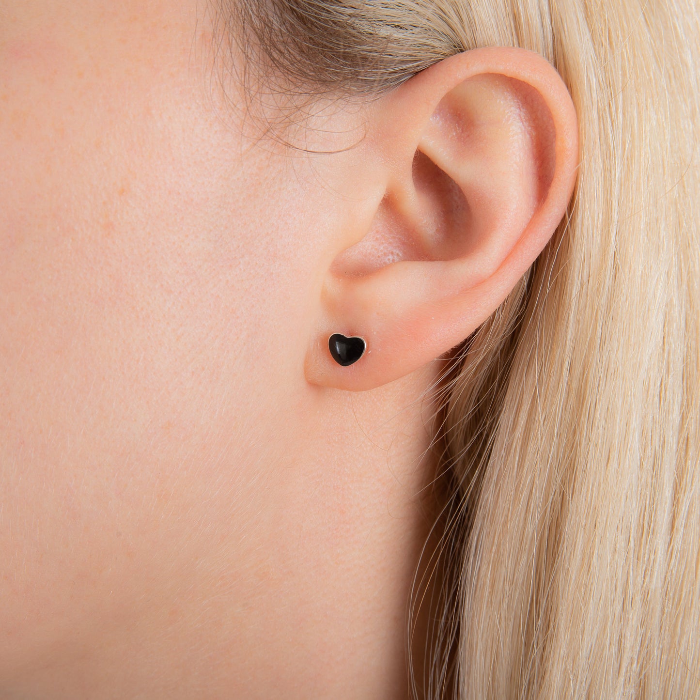 Sterlingsilber Herz Schwarz Emaille Ohrstecker