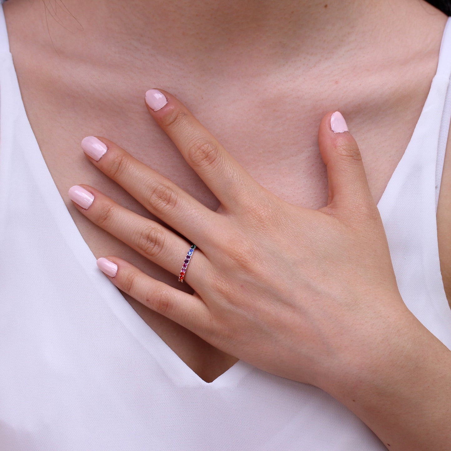 Sterling-Silber- und Regenbogen-CZ-Kristall-Ewigkeitsring – Größe I–W