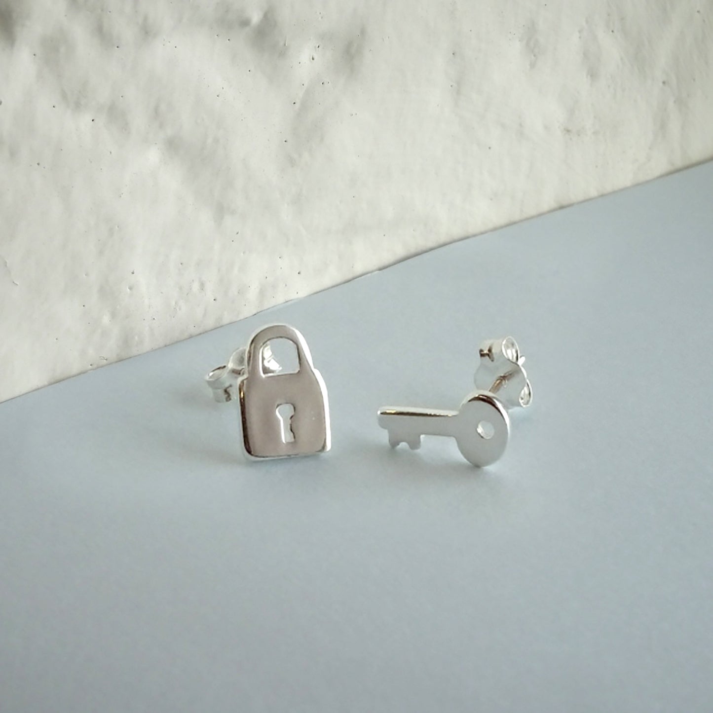 Sterlingsilber Schlüssel und Vorhängeschloss Ohrstecker