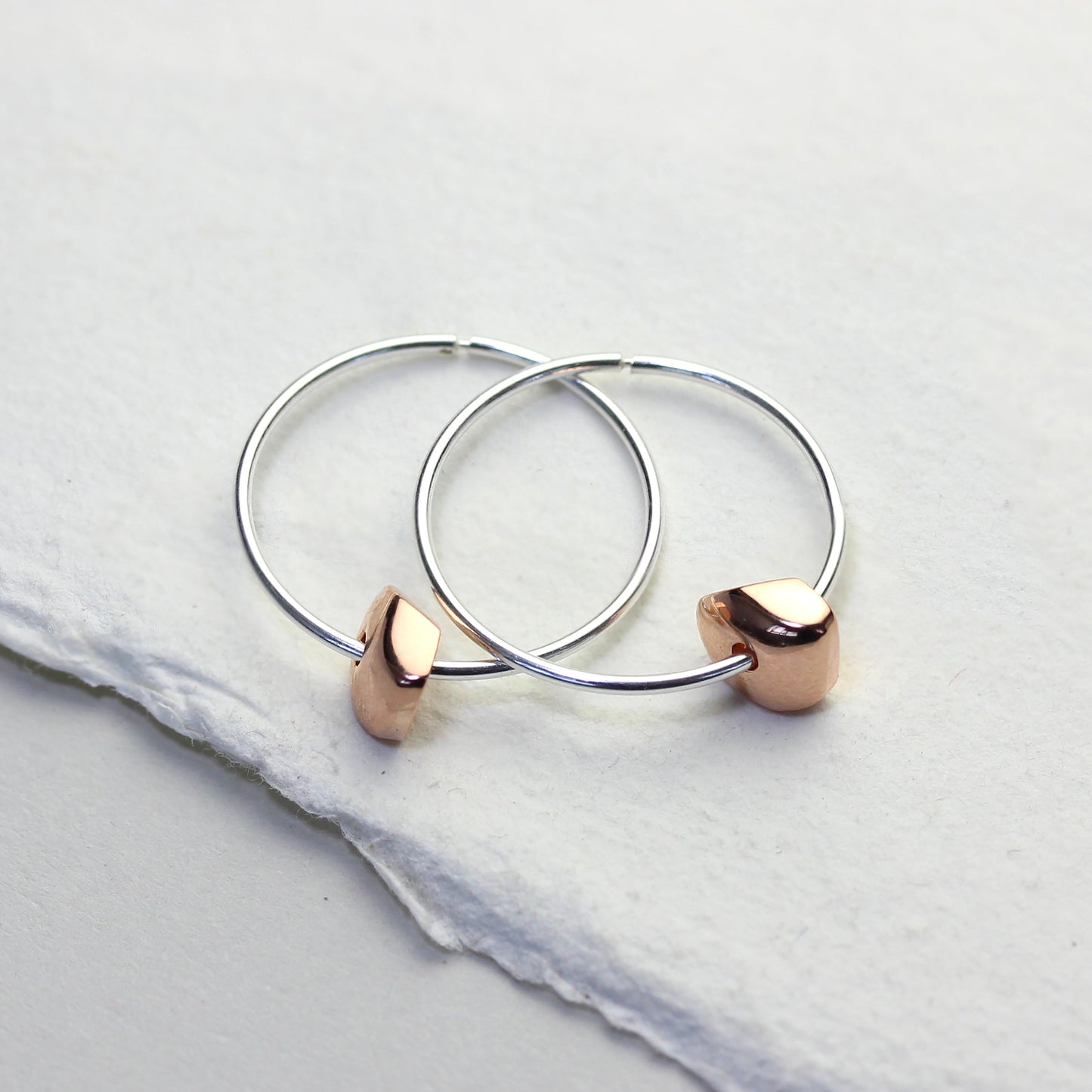 Sterlingsilber 14mm Creolen Ohrringe mit in Roségold getauchten Barren