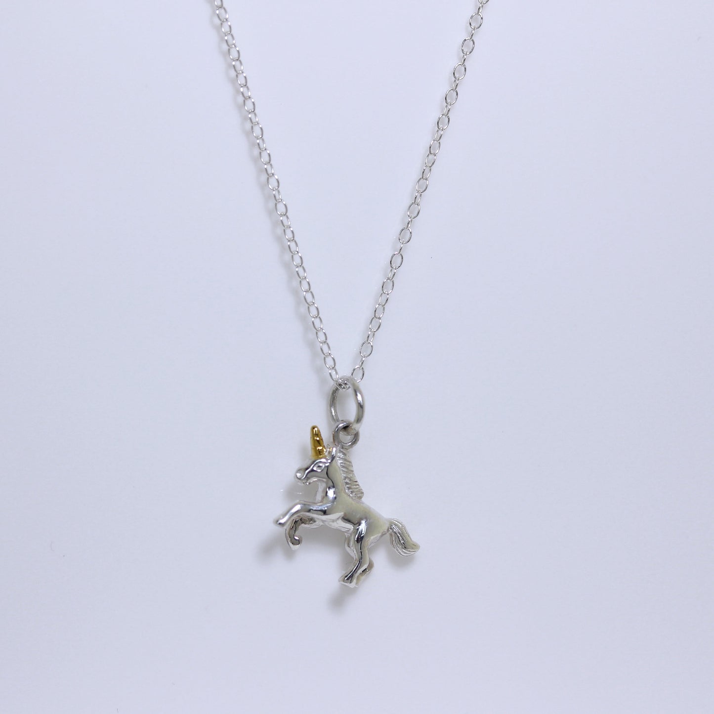 Sterlingsilberkette mit tänzelndem Einhorn – 14–32 Zoll