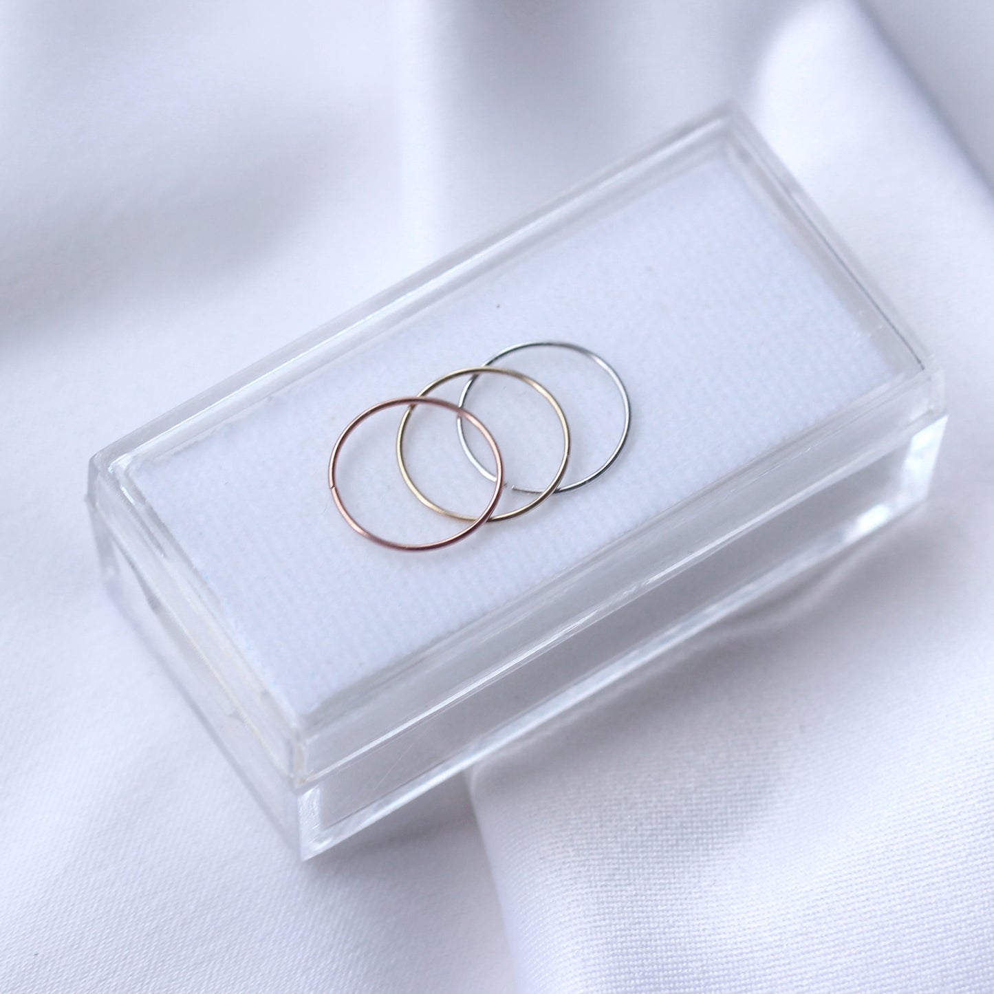Dreifach 9 Karat Misch - , Gelb - , Rosé - und Weißgold 10mm Nasenringe Satz