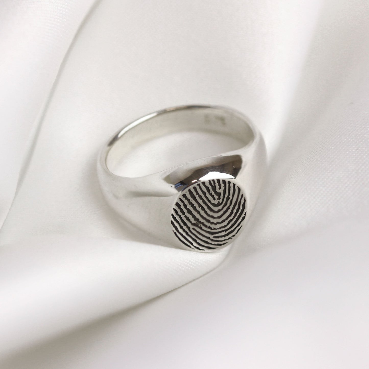 Personalisierter Siegelring aus Sterlingsilber mit Fingerabdruck