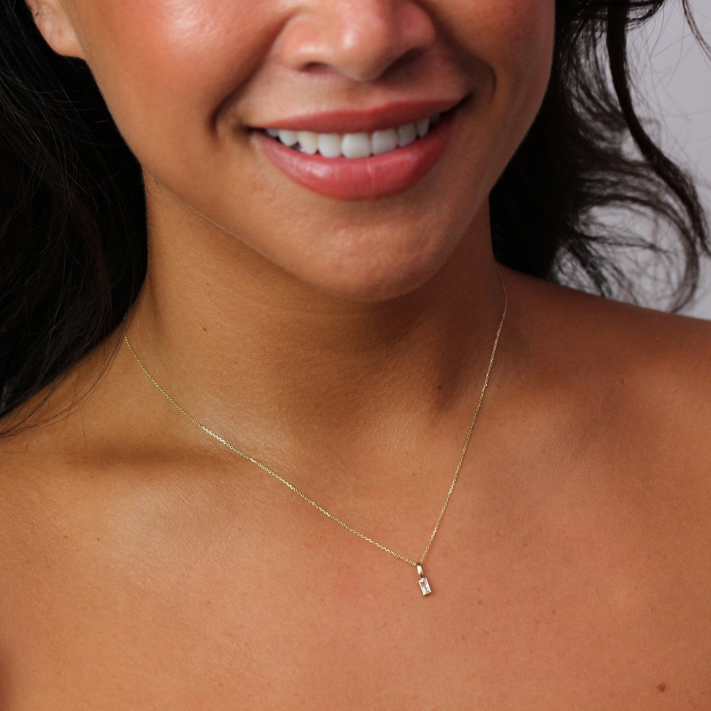 Halskette aus 9 Karat Gold mit klarem CZ-Baguette 16–20 Zoll