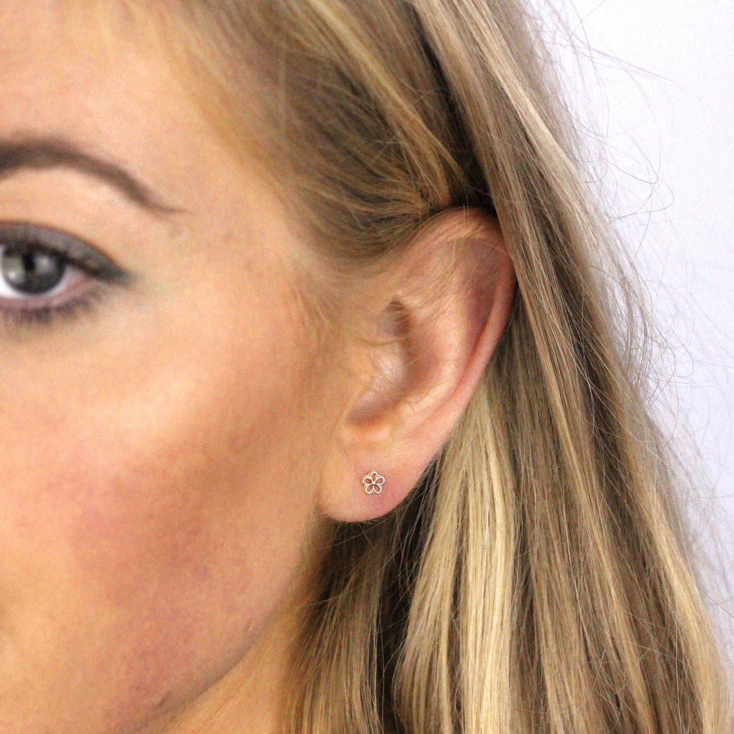 9 Karat Gold Offen Blumen Ohrstecker