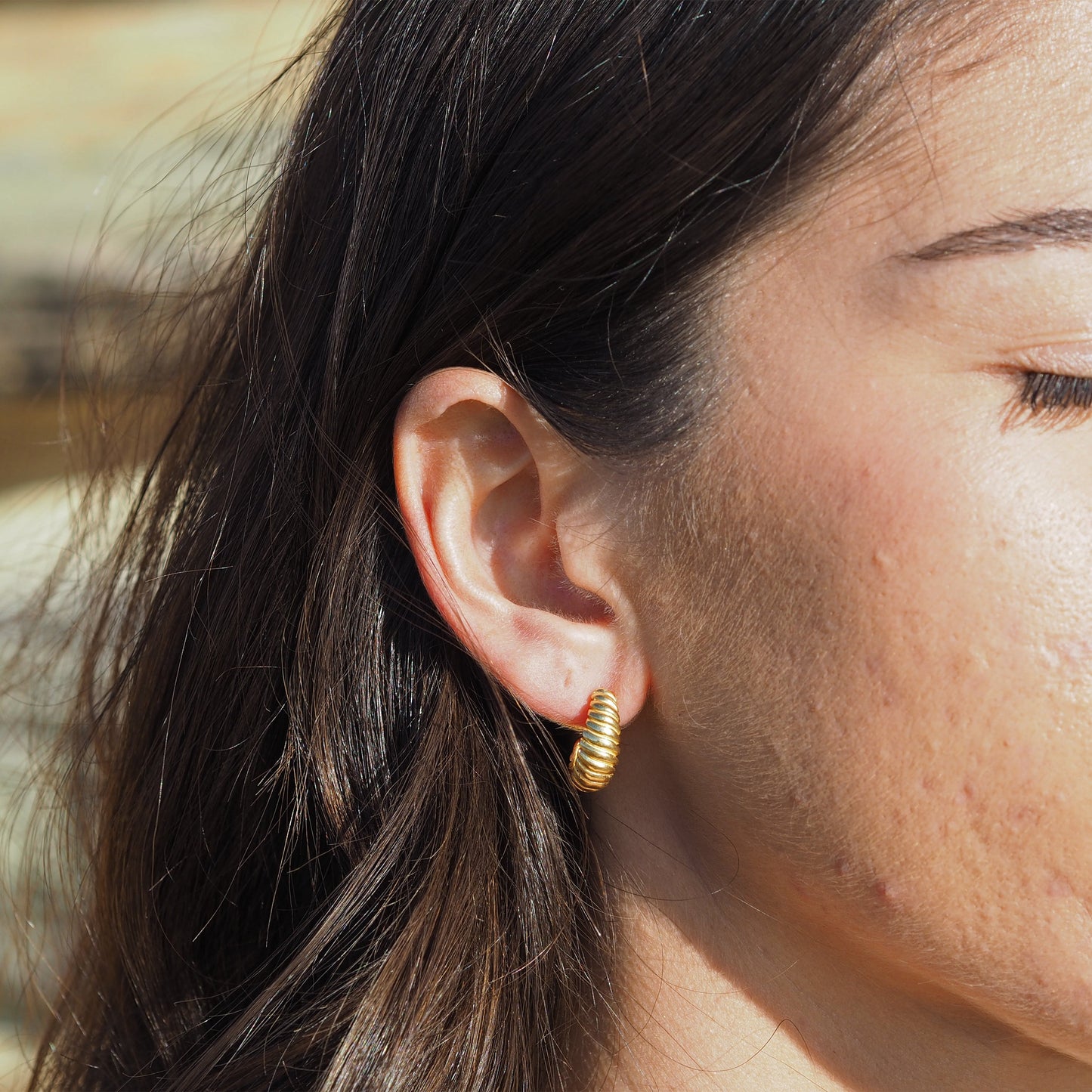 Vergoldete Ohrstecker aus Sterlingsilber mit verdrehter Kordel