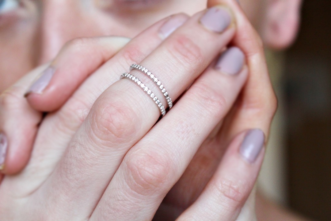 Sterling Silber & klarer CZ Kristall Doppelband Ring Größe J - W