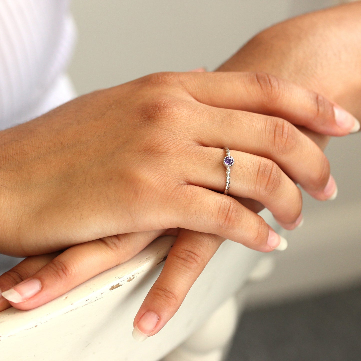 Sterlingsilber & Amethyst CZ Kristall Februar Geburtsstein Twisted Rope Ring I - U