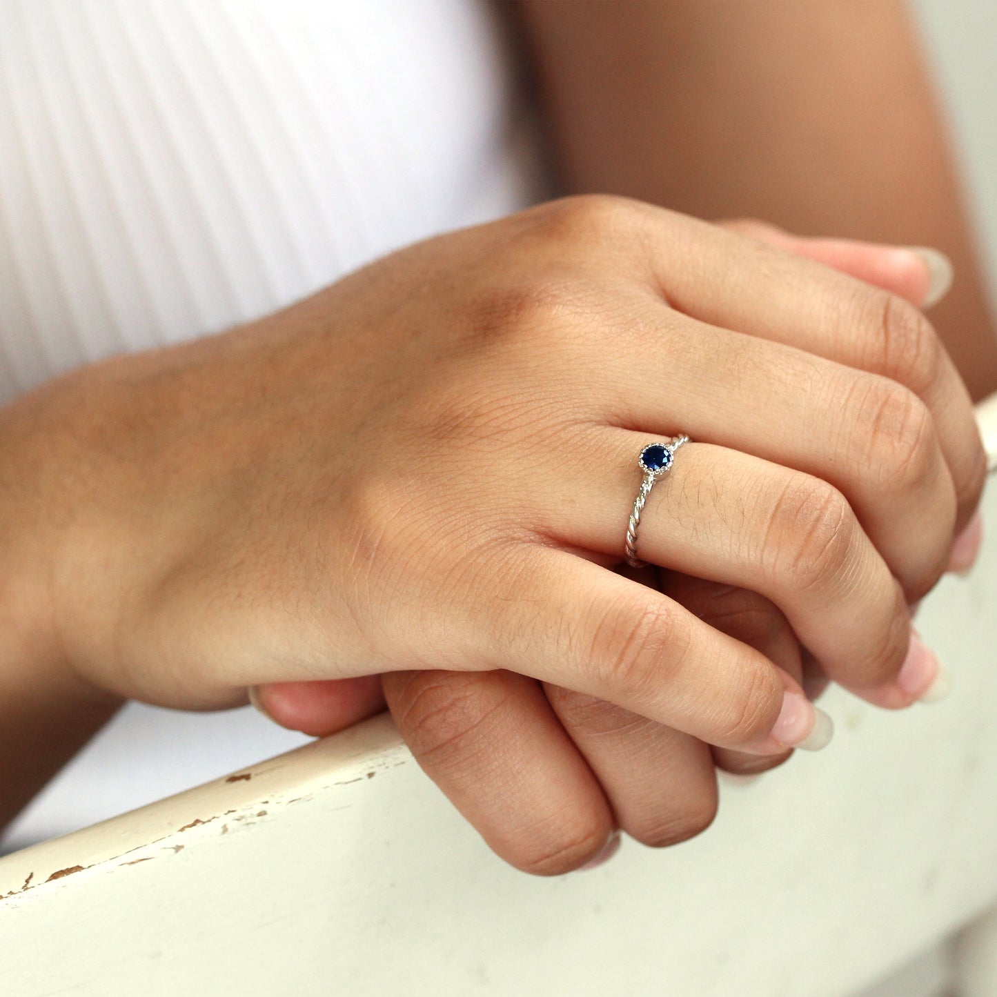 Sterling Silber & Saphir CZ Kristall September Geburtsstein gedrehter Seilring I - U