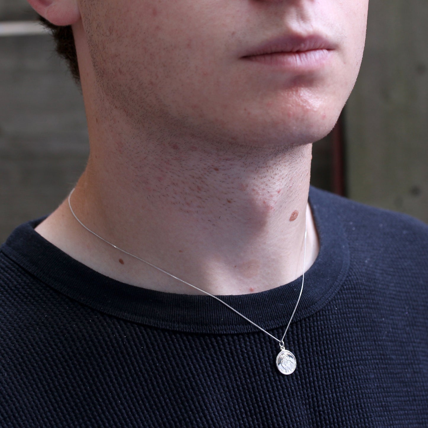 Personalisierte 9 Karat Weißgold St. Christopher Halskette