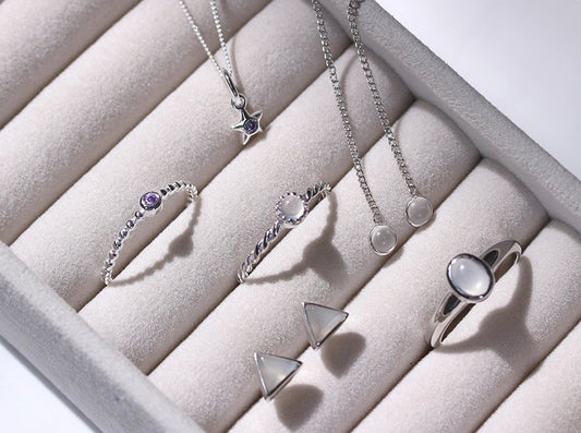 the june birthstone edit: pearl, alexandrite & moonstone