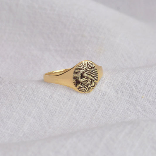 Personalisierter Siegelring aus 9 Karat Gold mit Fingerabdruck