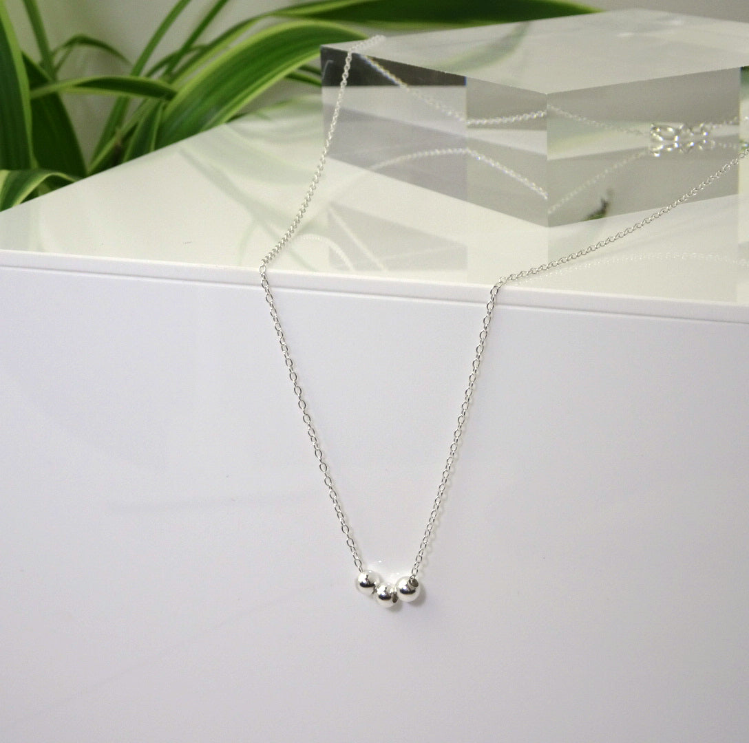 Sterlingsilber Dreifach Kugel Halskette - 45,5cm