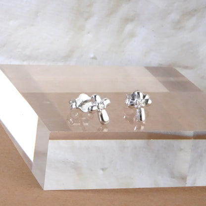 Sterlingsilber Gerundet Kreuz Ohrstecker