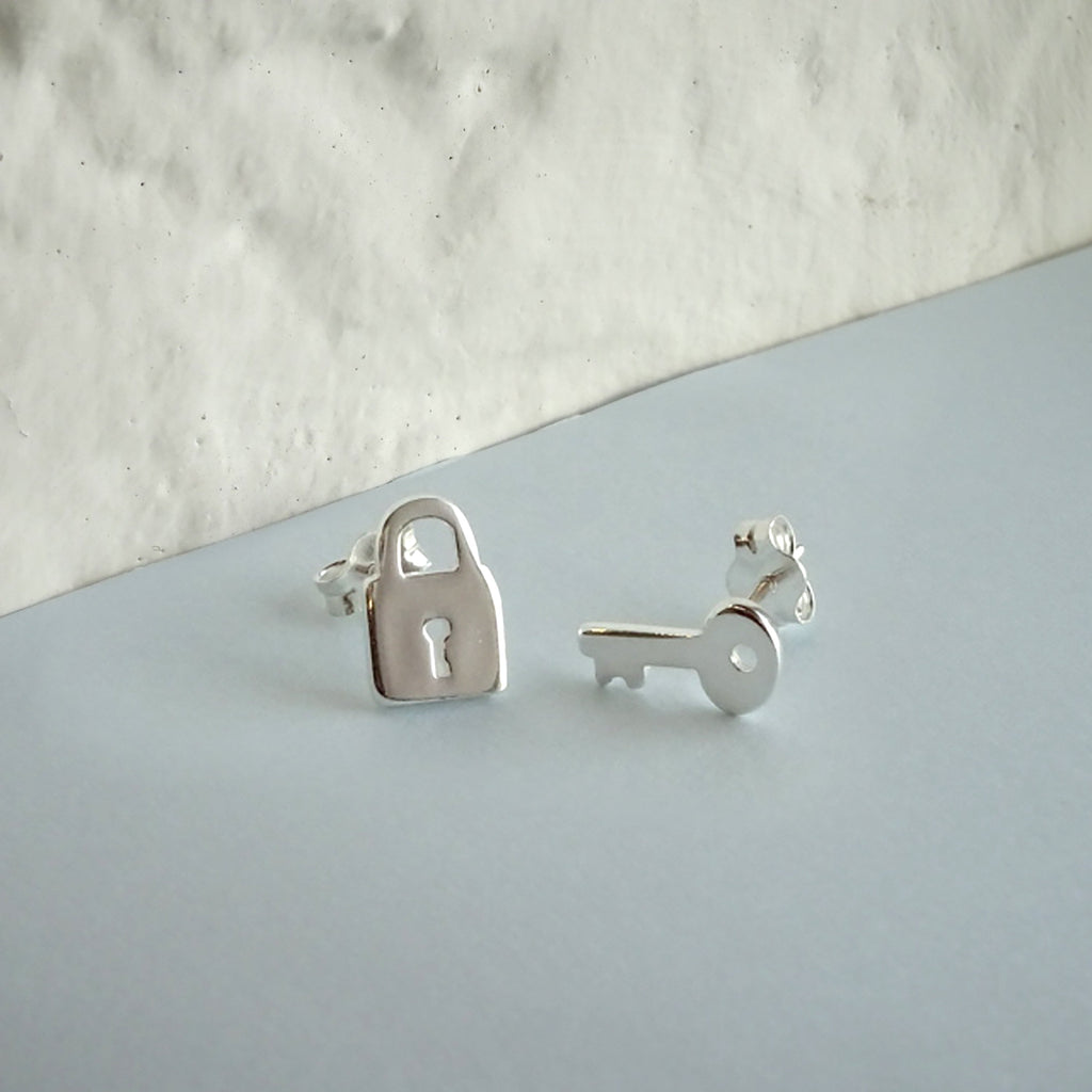 Sterlingsilber Schlüssel und Vorhängeschloss Ohrstecker