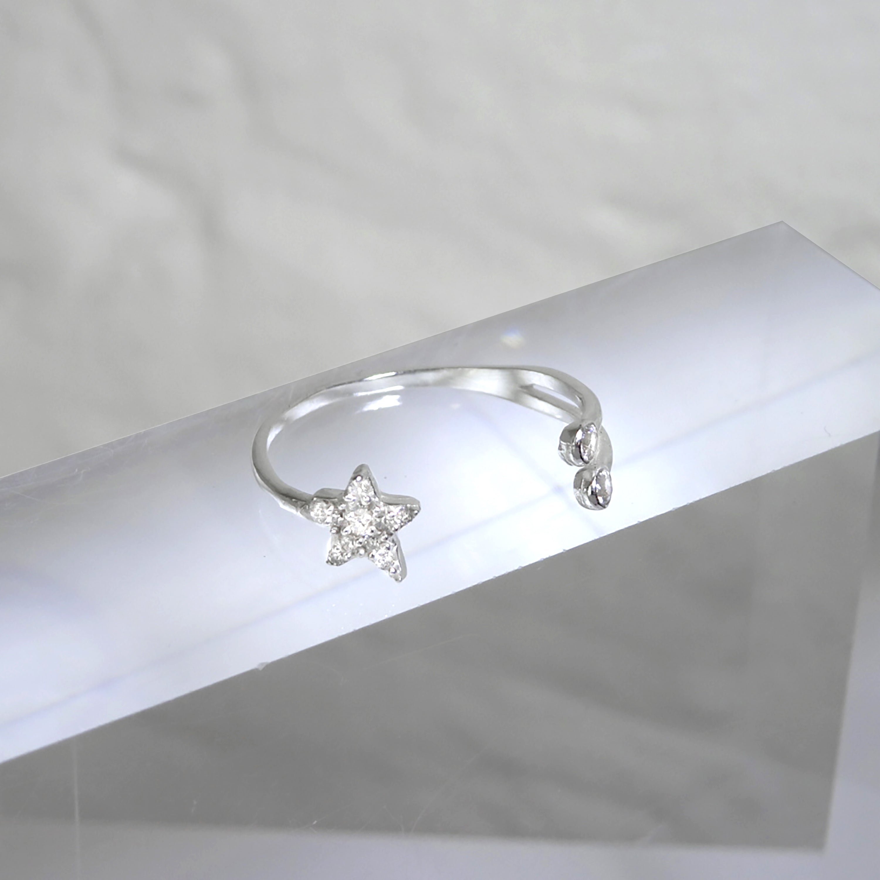 Sterlingsilber Klar CZ Kristall Stern Offen Ring Größenverstellbar