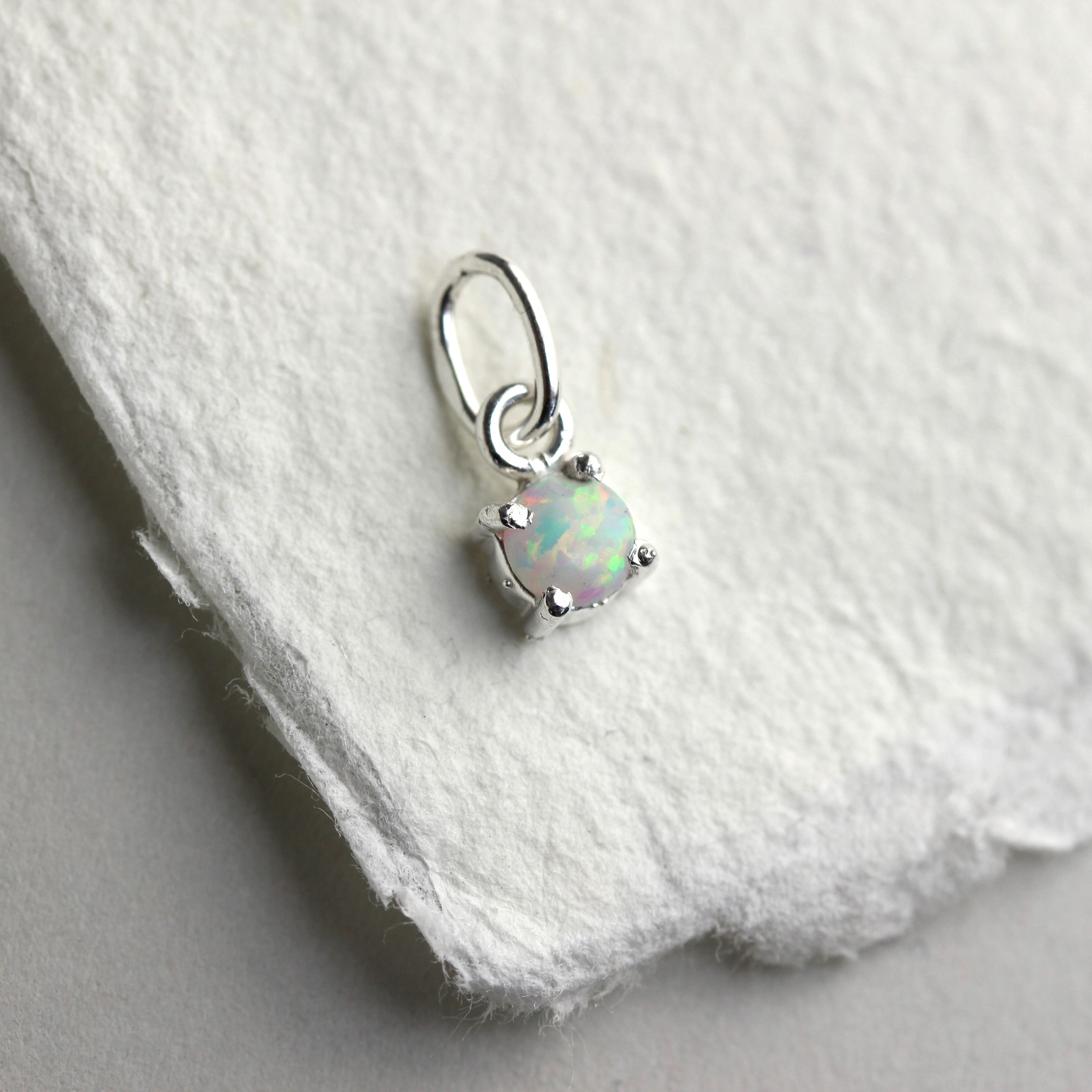 Sterlingsilber Opal Oktober Geburtsstein Martinikralle Fassung Anhänger