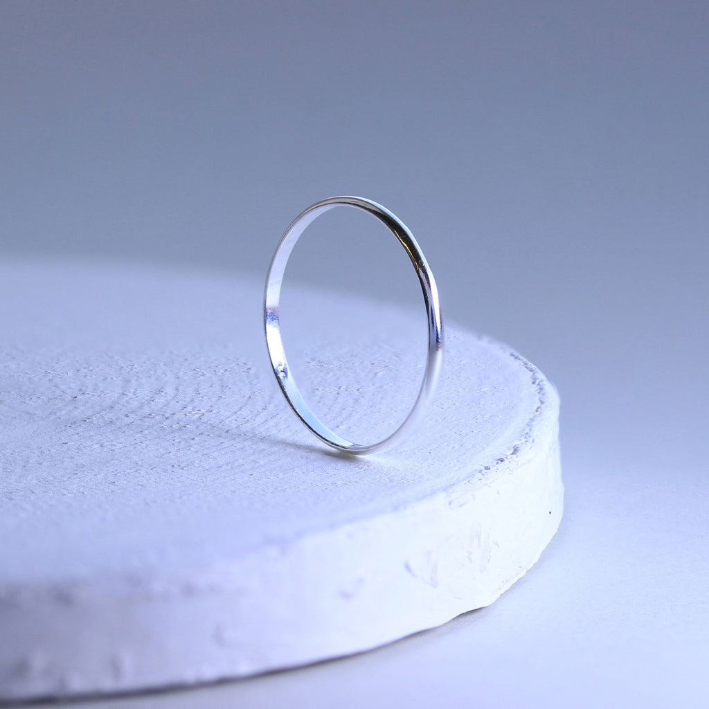 Klein Sterlingsilber Einfach 1 mm Stapelring