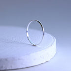 Klein Sterlingsilber Einfach 1 mm Stapelring