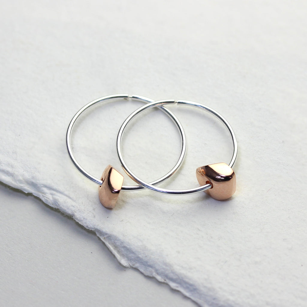 Sterlingsilber 14 mm Creolen Ohrringe mit in Roségold getauchten Barren