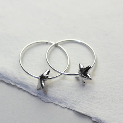 Sterlingsilber 18mm Creolen Ohrringe mit Lilien Blume Anhänger