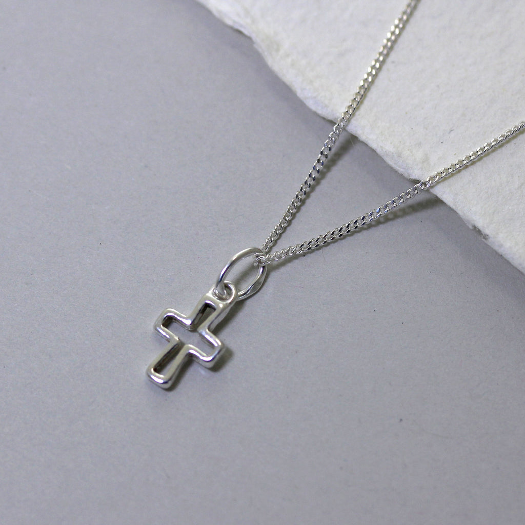 Kleine Halskette aus Sterlingsilber mit Kreuzumriss – 14–32 Zoll