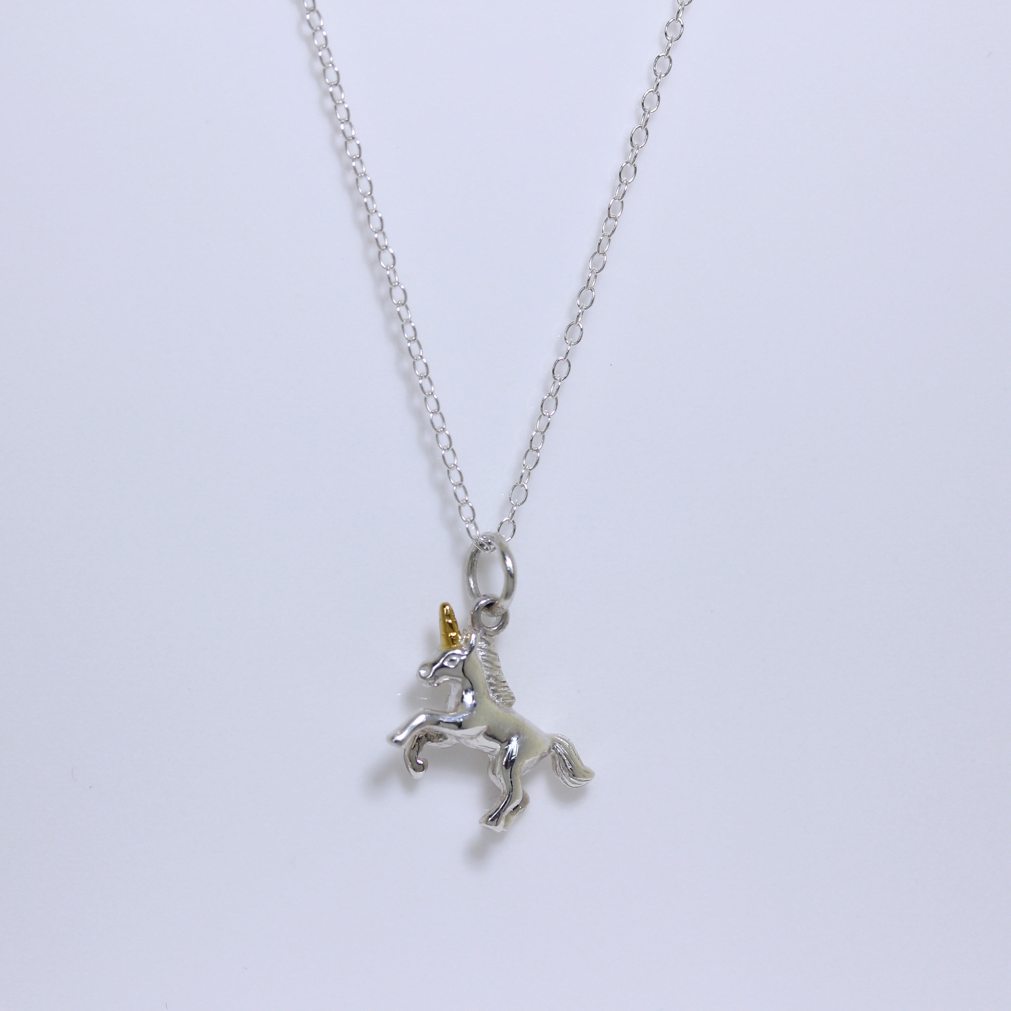 Sterlingsilberkette mit tänzelndem Einhorn – 14–32 Zoll
