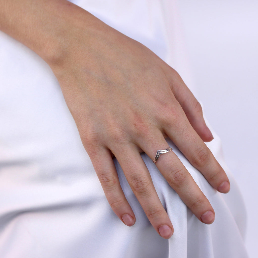Verstellbarer Ring aus Sterlingsilber mit doppeltem Querlenker