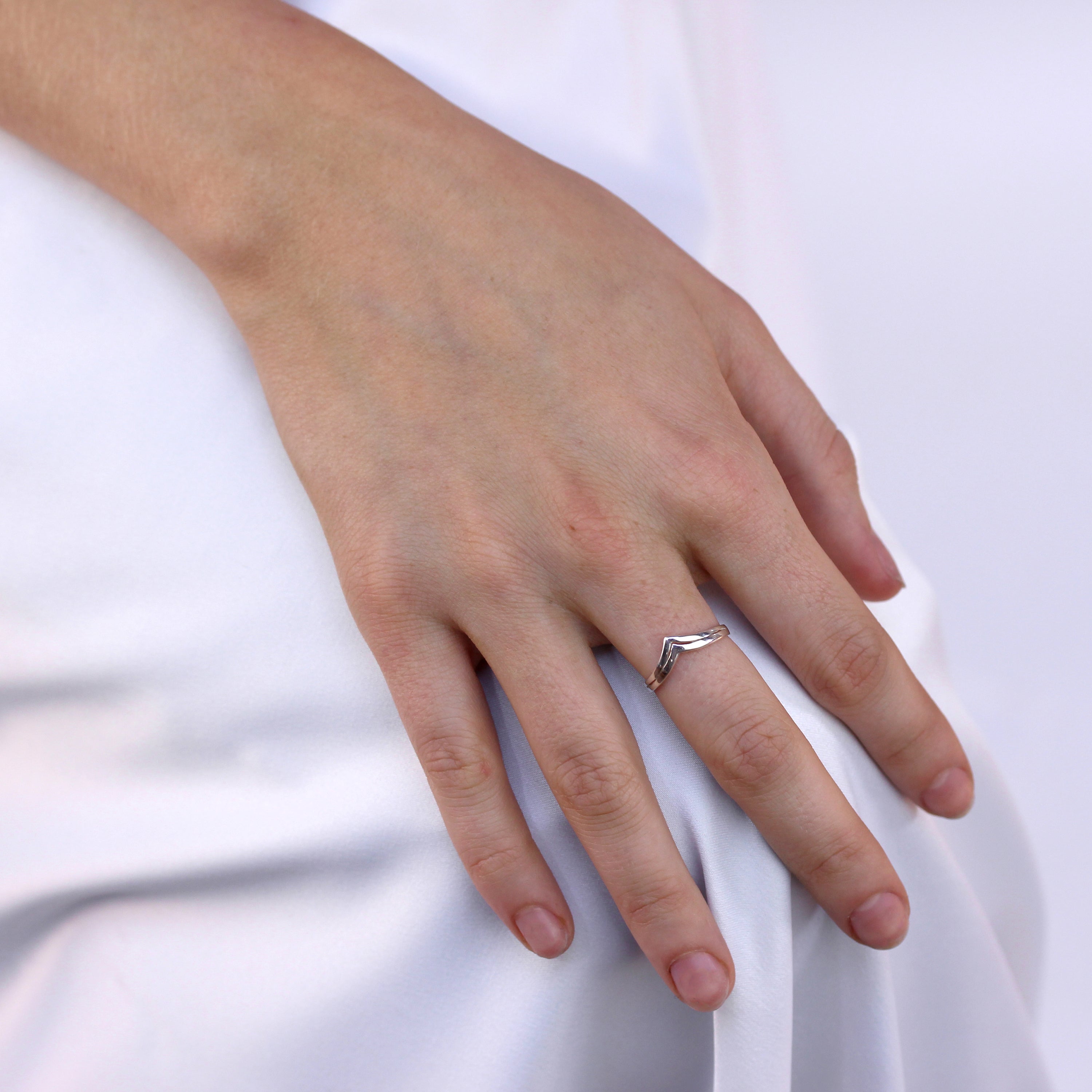 Verstellbarer Ring aus Sterlingsilber mit doppeltem Querlenker