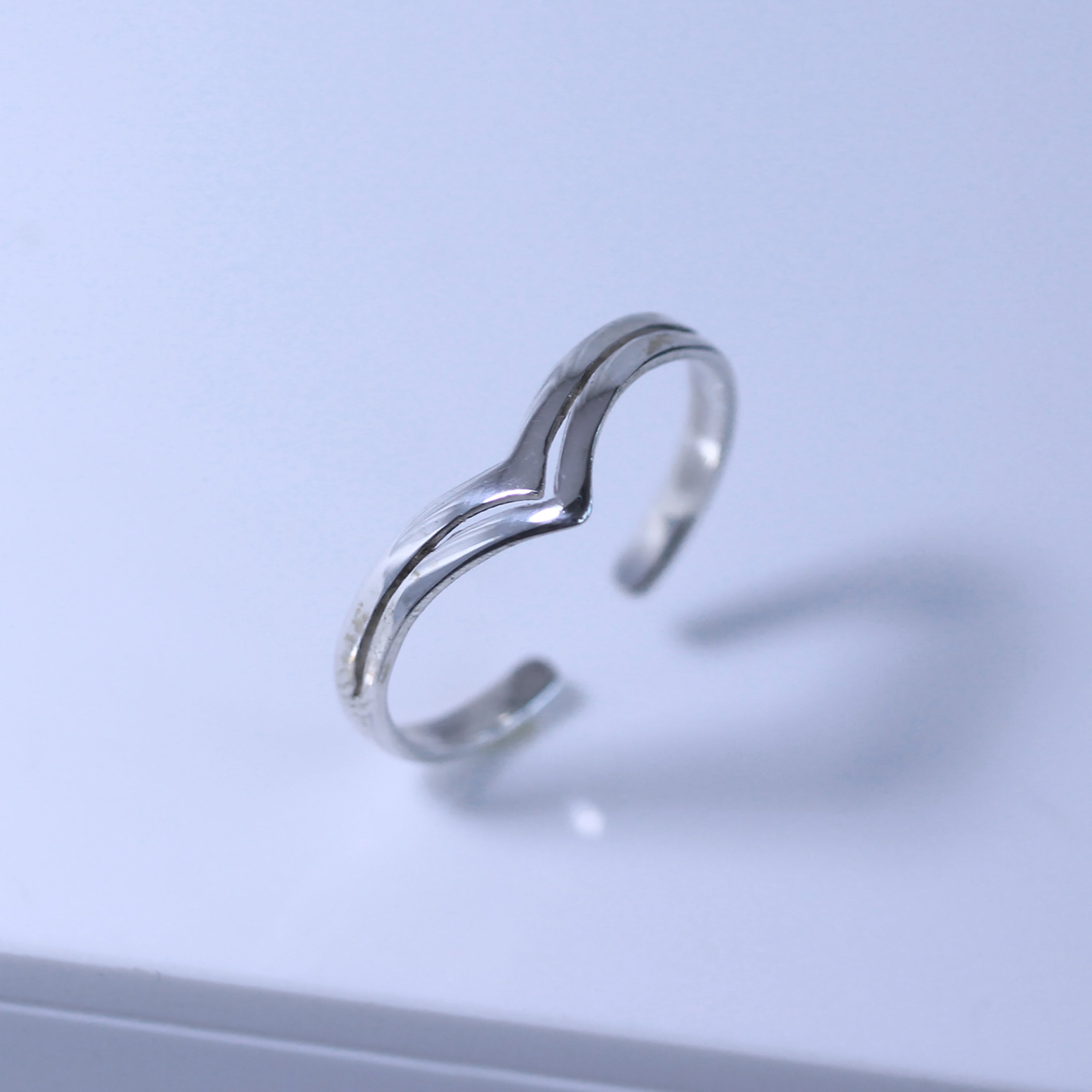 Verstellbarer Ring aus Sterlingsilber mit doppeltem Querlenker