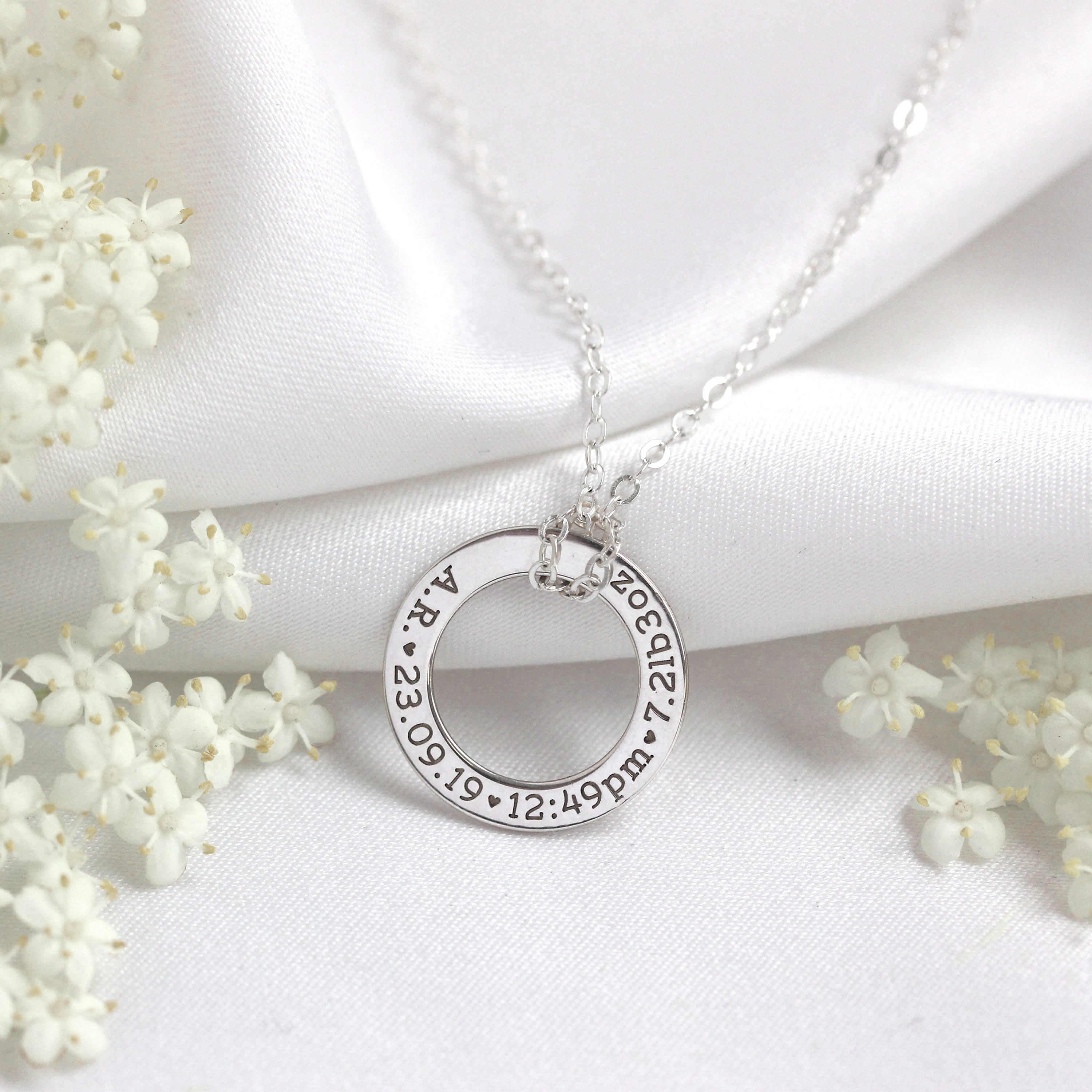 Maßgefertigte Sterlingsilber-Halskette mit Kreis für Neugeborene, 16-28 Zoll