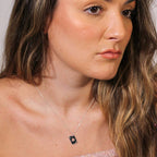 Personalisierte Halskette mit Initialen aus Sterlingsilber und Spielkarte