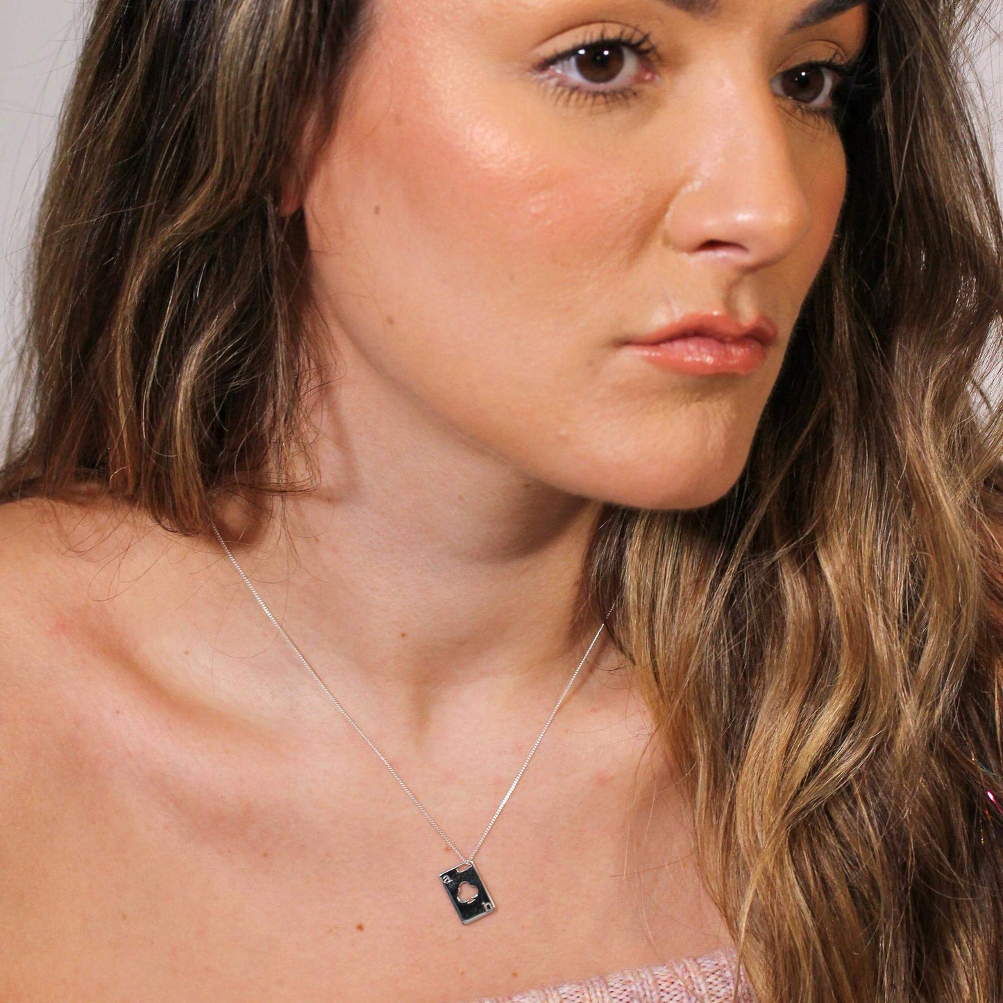 Personalisierte Halskette mit Initialen aus Sterlingsilber und Spielkarte