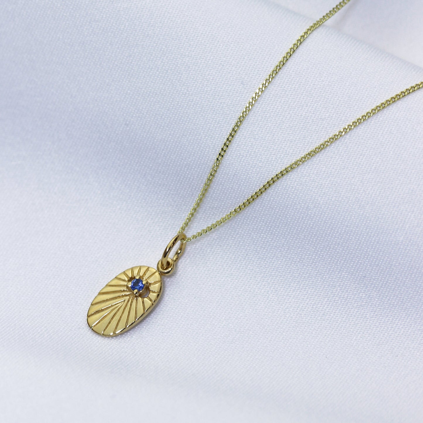 Gold-vergoldete Halskette mit ovalem Sternmedaillon aus Sterlingsilber 14-32 Zoll