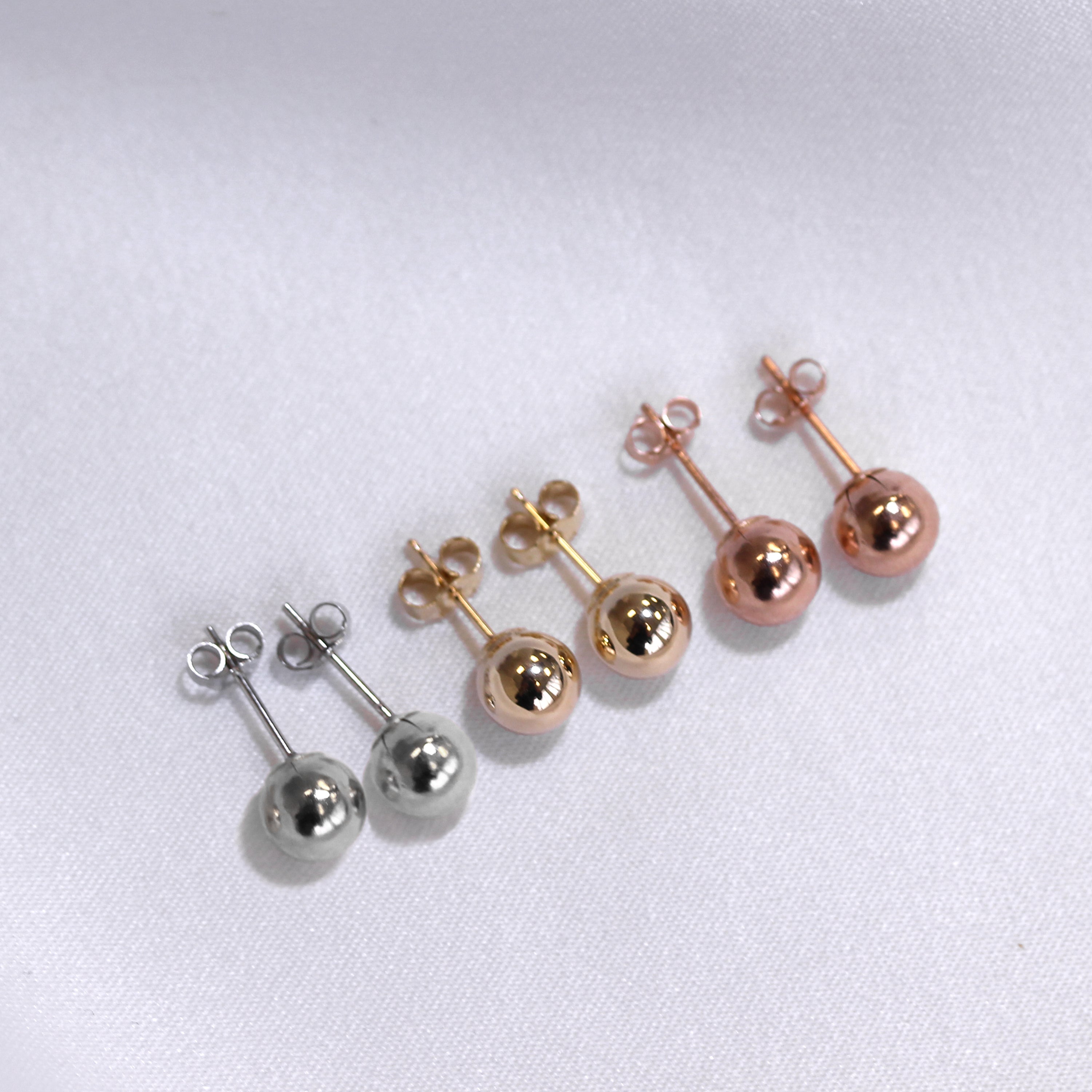 Dreifach 9 Karat Misch - , Gelb - , Rosé - und Weißgold 6 mm Kugel Ohrstecker Satz