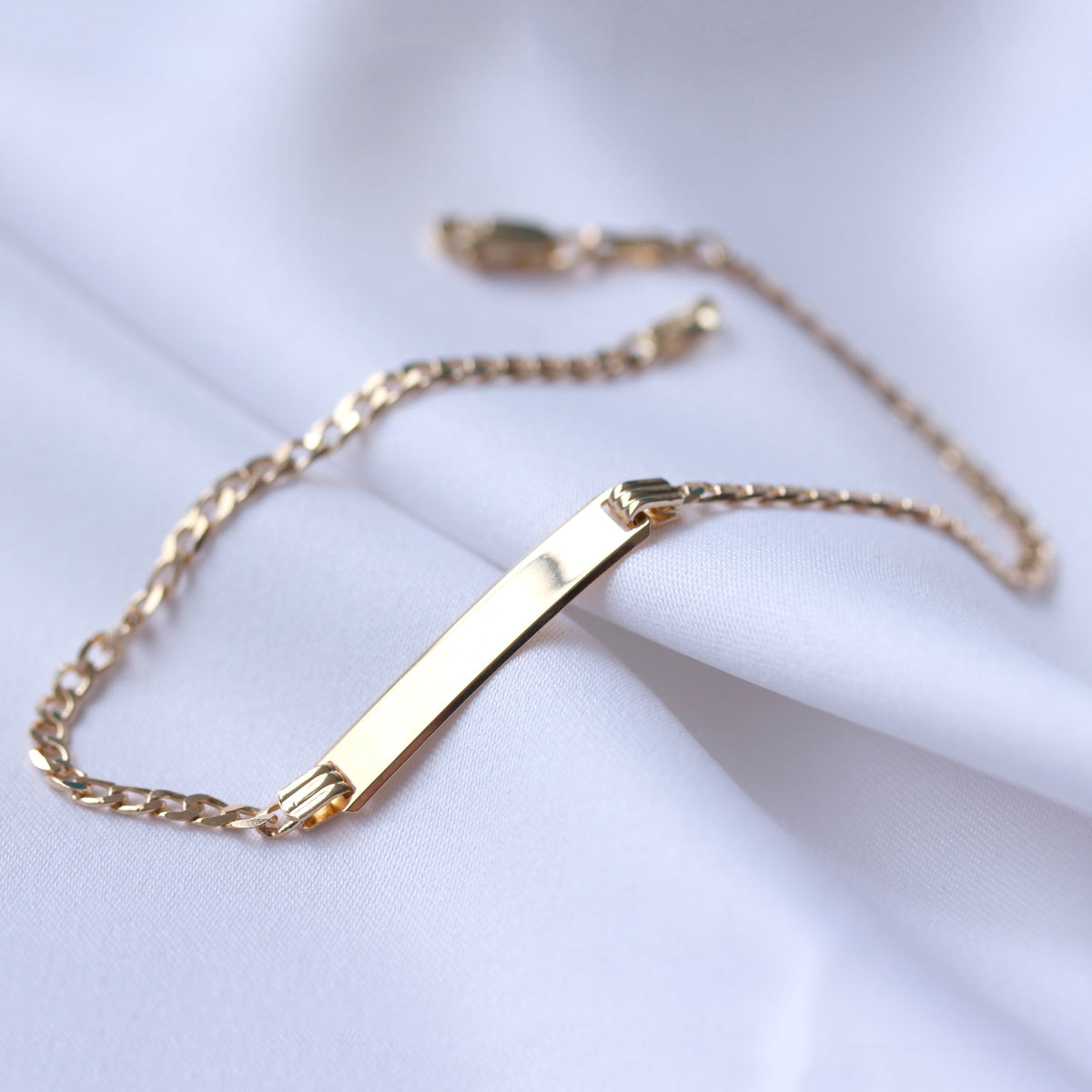 9 Karat Gold Diamantschliff Namensschild Panzerkette Armband 18 cm