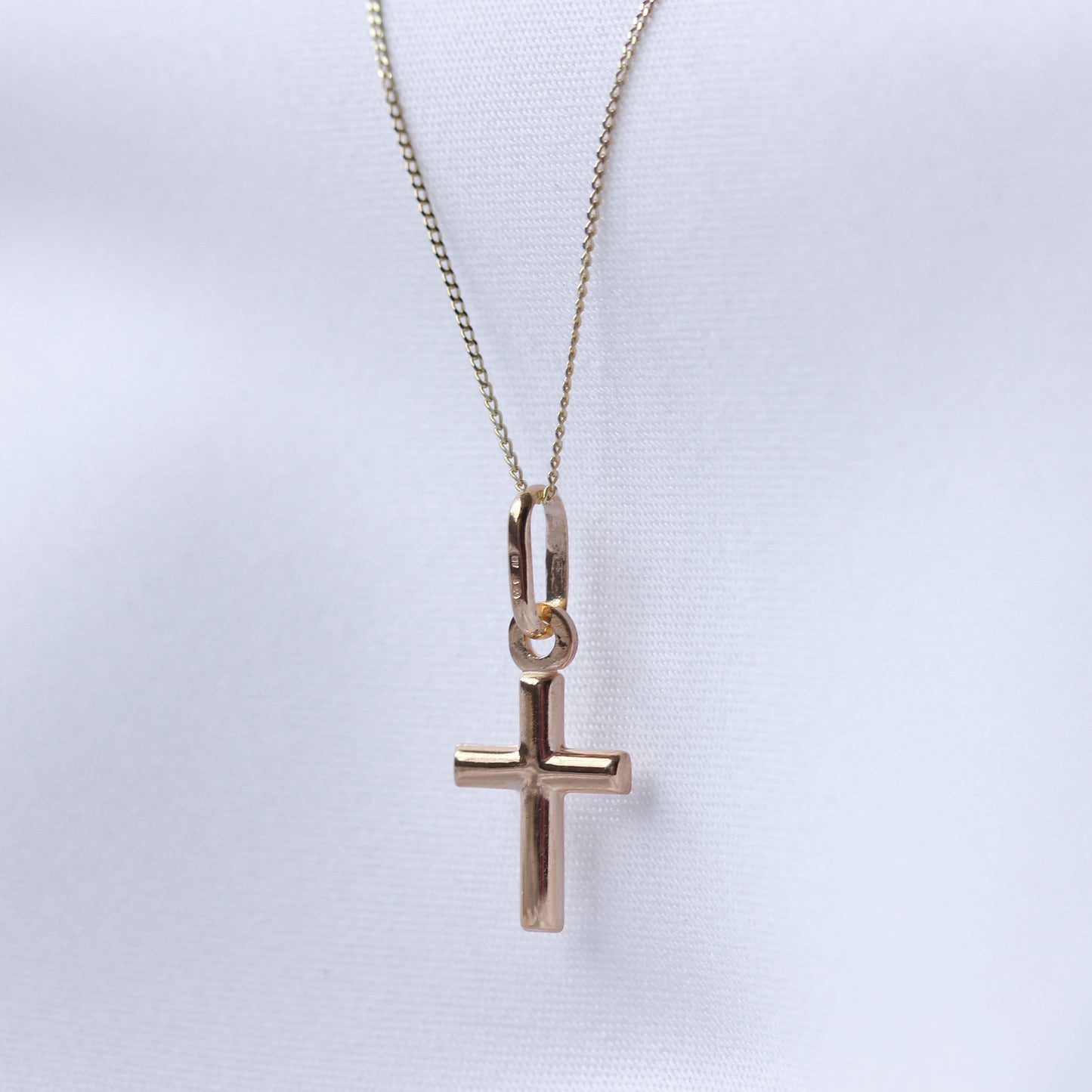 9 Karat Gelbgold Halskette mit schlichtem Kreuz – 16–22 Zoll