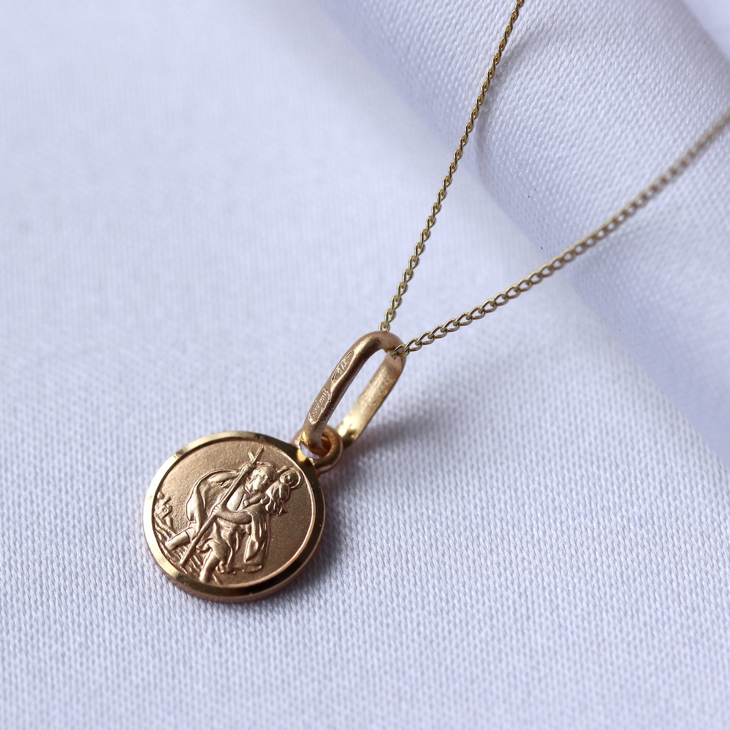 Kleine runde 9 Karat Gold St. Christopher Halskette 16–22 Zoll