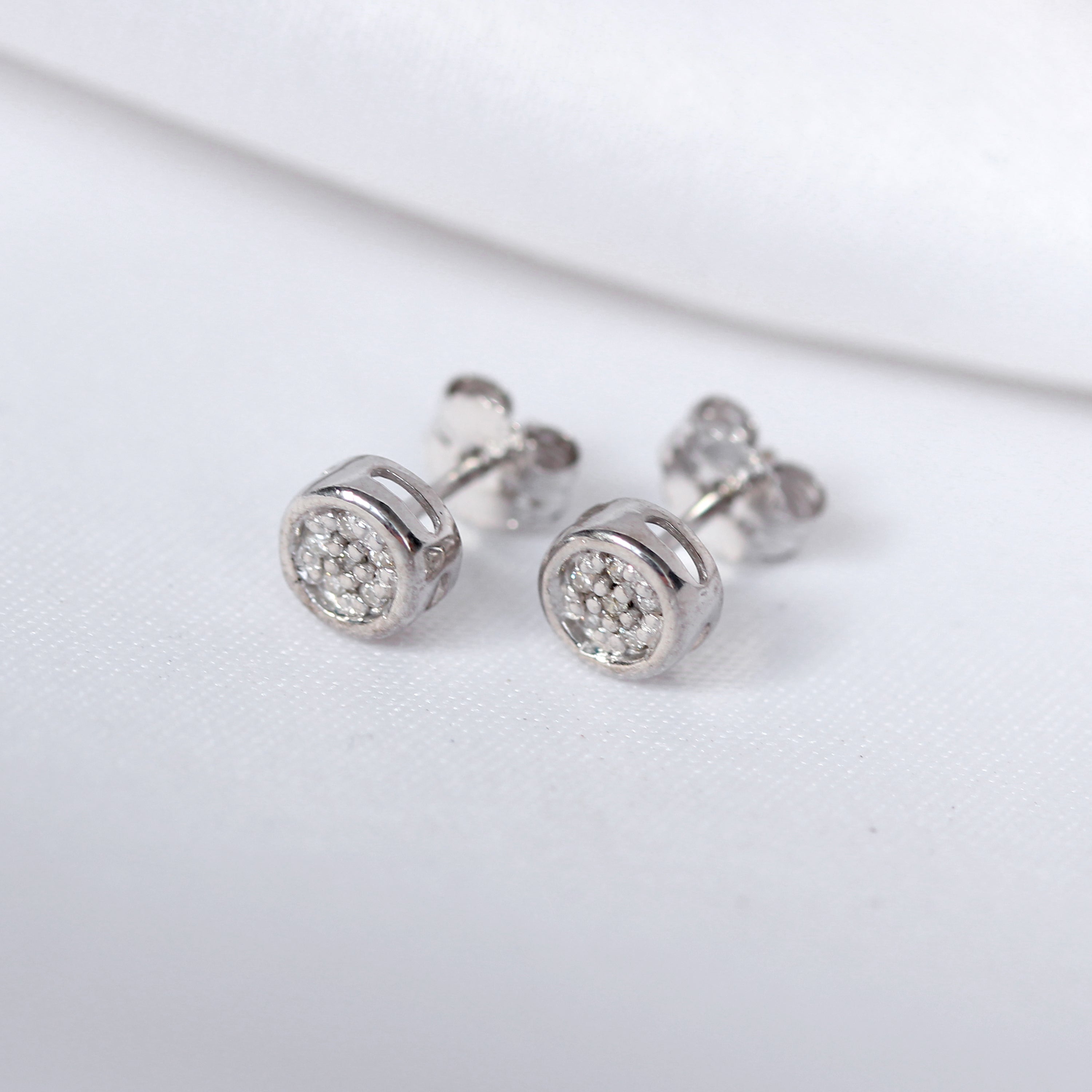 0,054 Karat Diamant 9 Karat Weißgold Trauben Ohrstecker