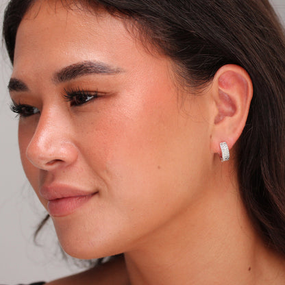 Klein Sterlingsilber CZ Doppel Kanalfassung Klappcreolen Ohrringe