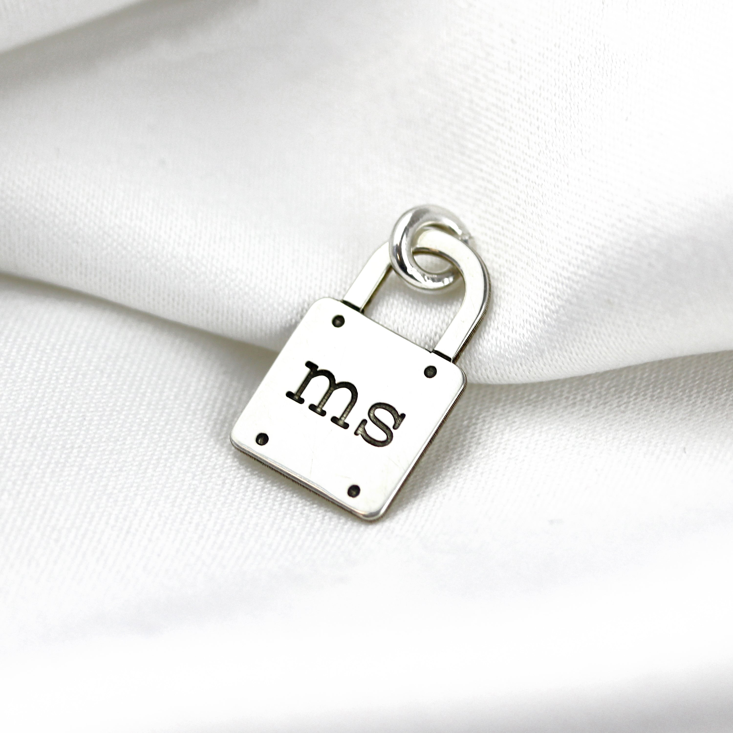 Maßgefertigt Sterlingsilber Initialen Vorhängeschloss Anhänger