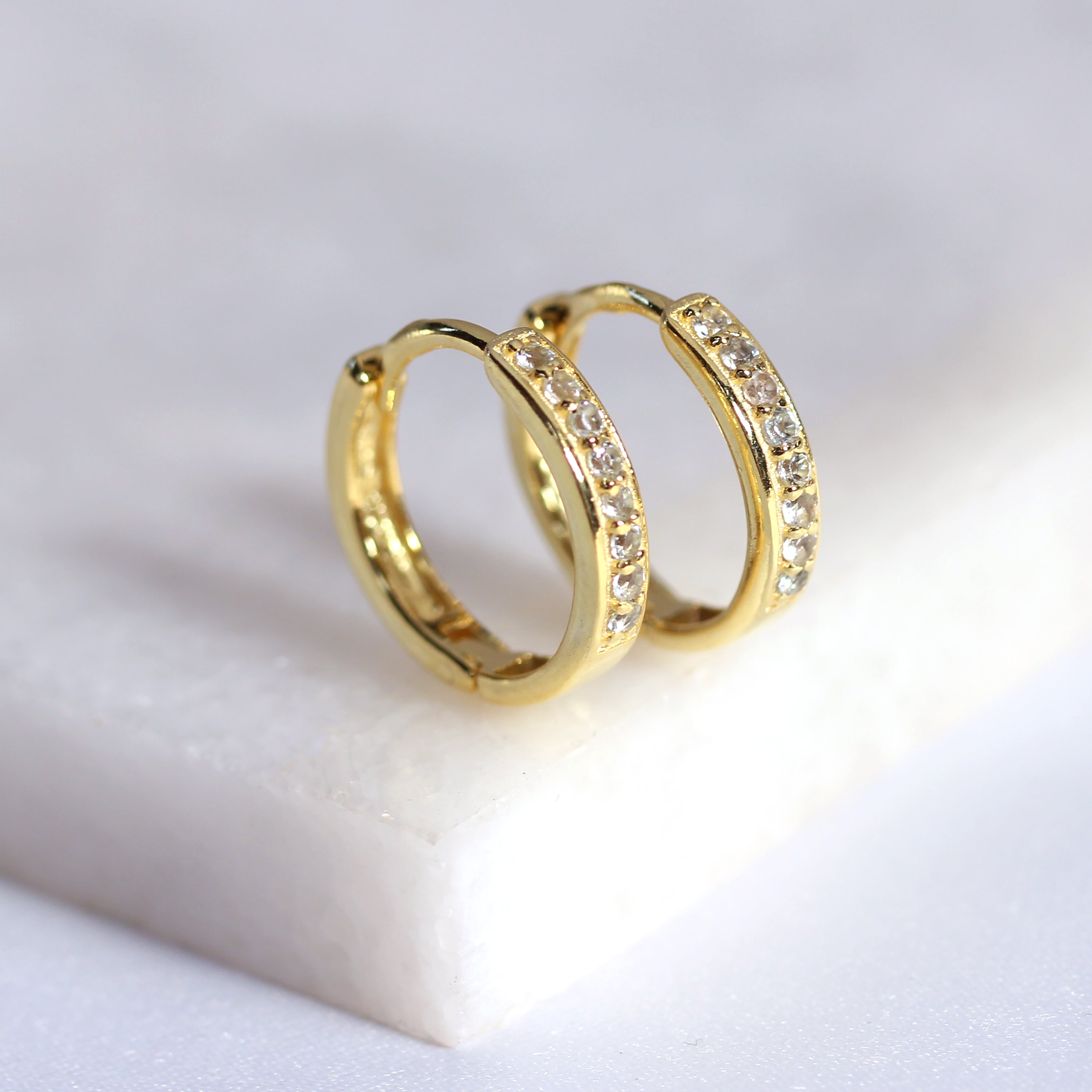 Vergoldet Sterlingsilber Aquamarin CZ 15 mm Creolen Ohrringe