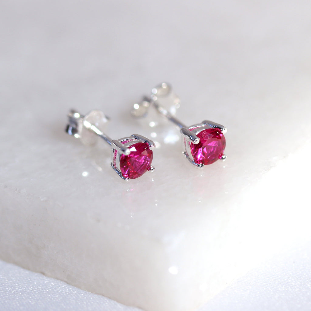 Sterlingsilber Rubin CZ Juli Geburtsstein 4 mm Ohrstecker
