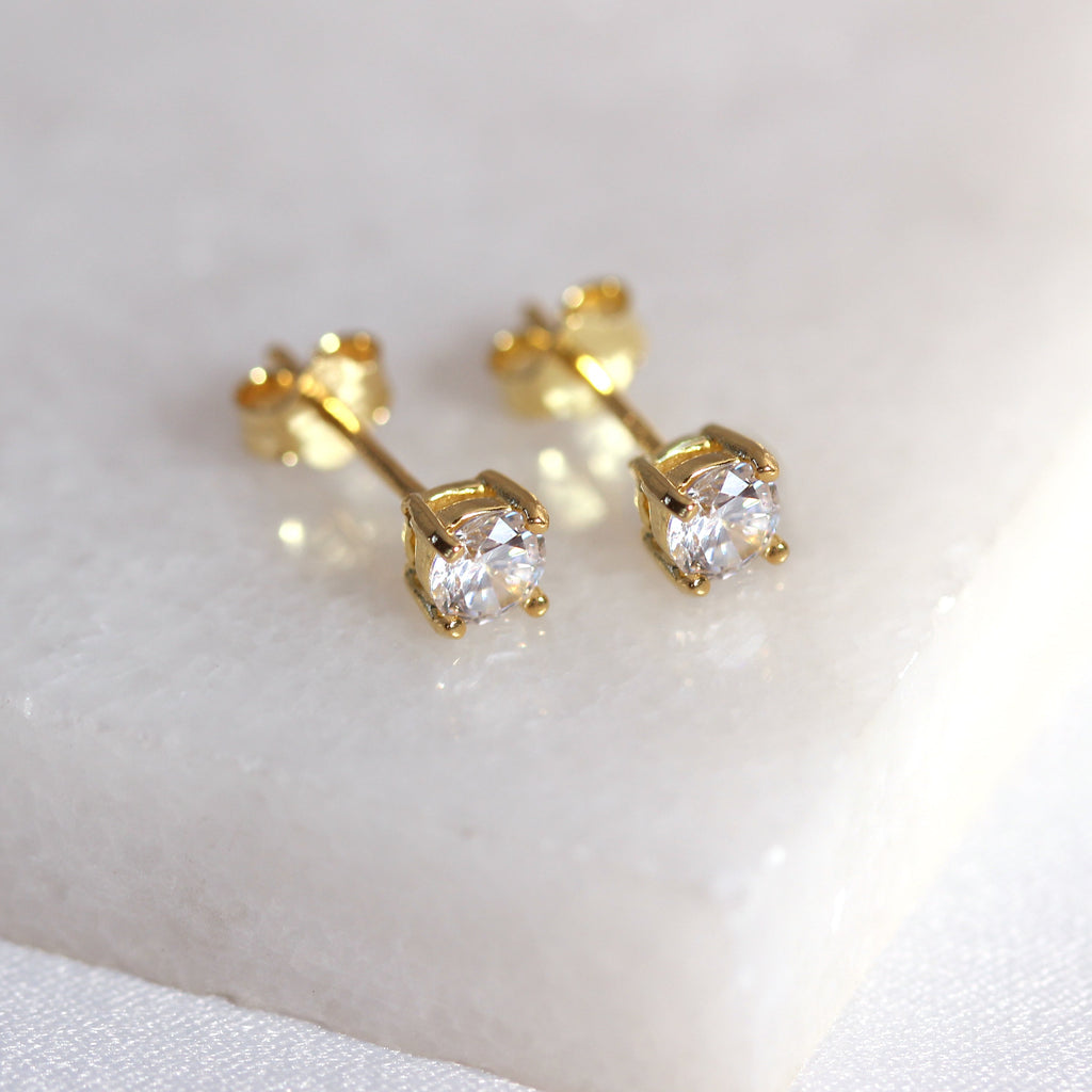 Vergoldet Sterlingsilber CZ Geburtsstein 4 mm Ohrstecker