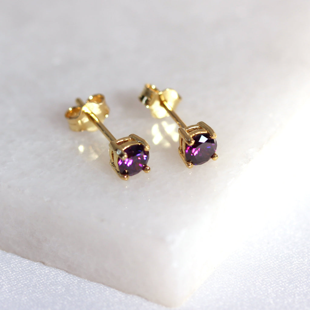 Vergoldet Sterlingsilber Amethyst CZ 4 mm Ohrstecker