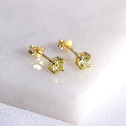 Vergoldet Sterlingsilber Peridot CZ 4mm Ohrstecker