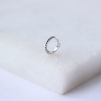 9 Karat Weißgold Winzig Gedreht 7 mm Helix Creolen 26Ga Ring