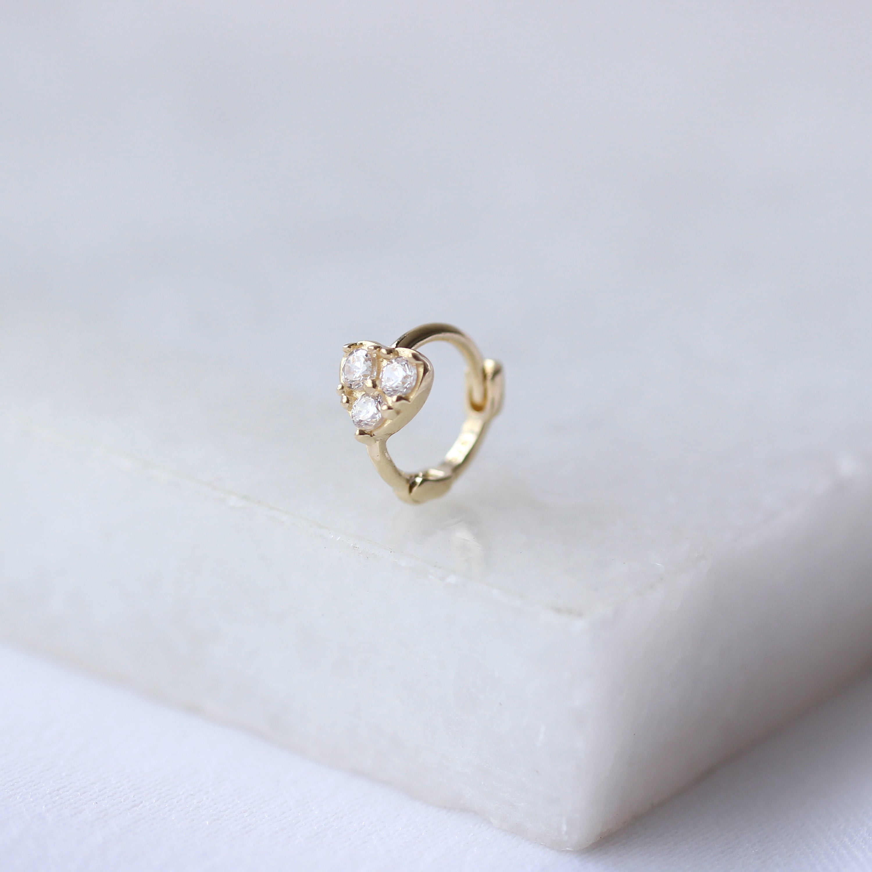 9 Karat Gold Winzig CZ Herz 7 mm Helix Creolen 26Ga Ring