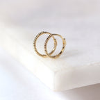 Klein 9 Karat Gold Gedreht 11 mm Klappcreolen Ohrringe