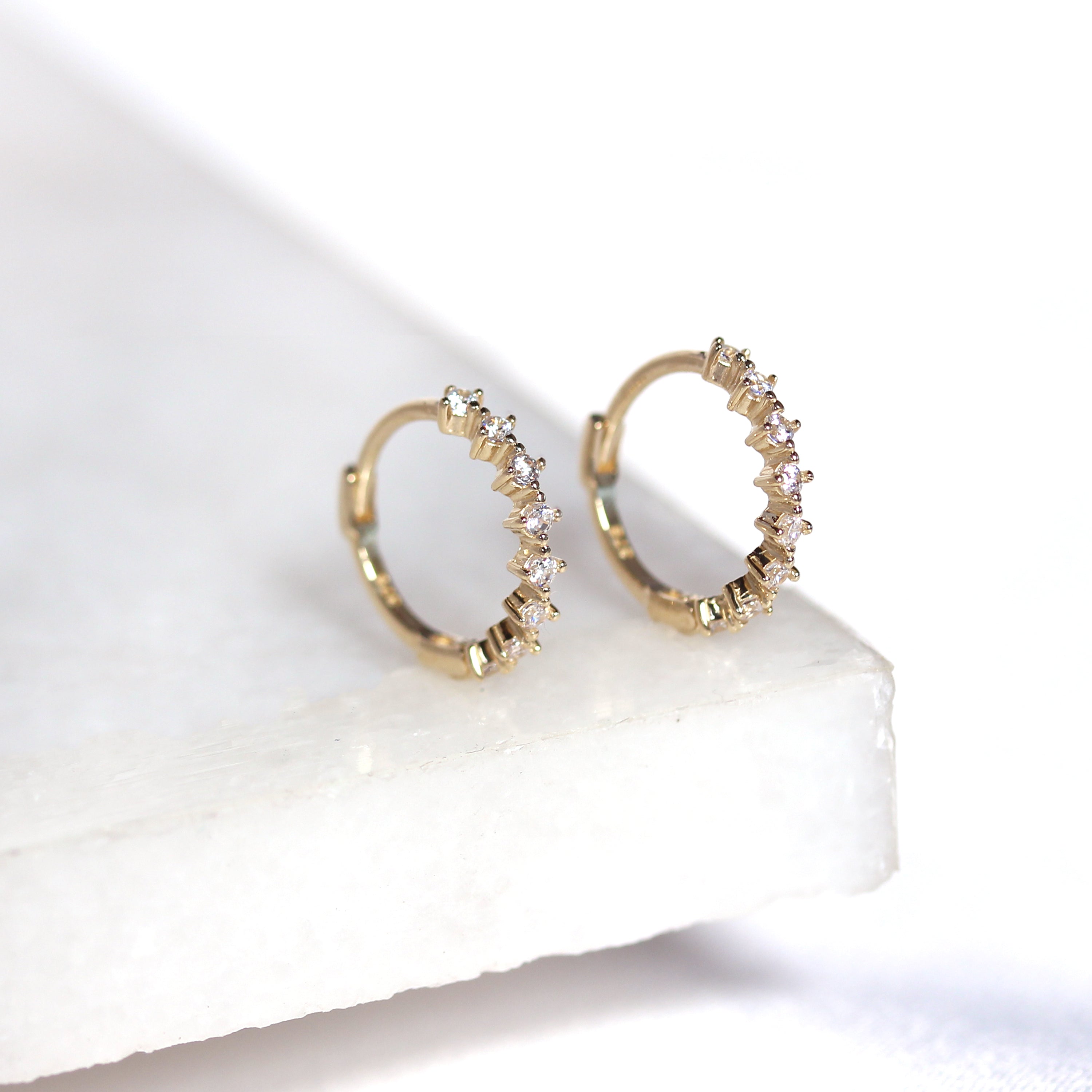 9 Karat Gold Krallen Fassung CZ 12 mm Klappcreolen Ohrringe